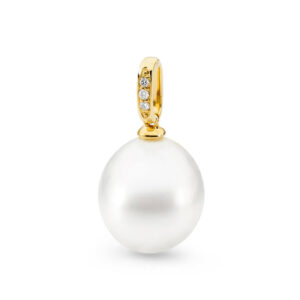 Australian South Sea Pearl with diamonds and yellow gold