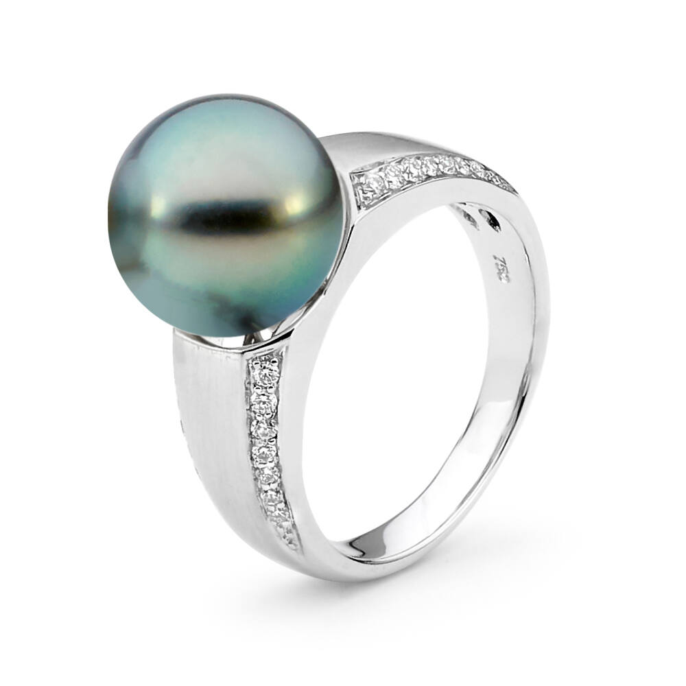 Tahitian Pearl Ring with diamonds and white gold