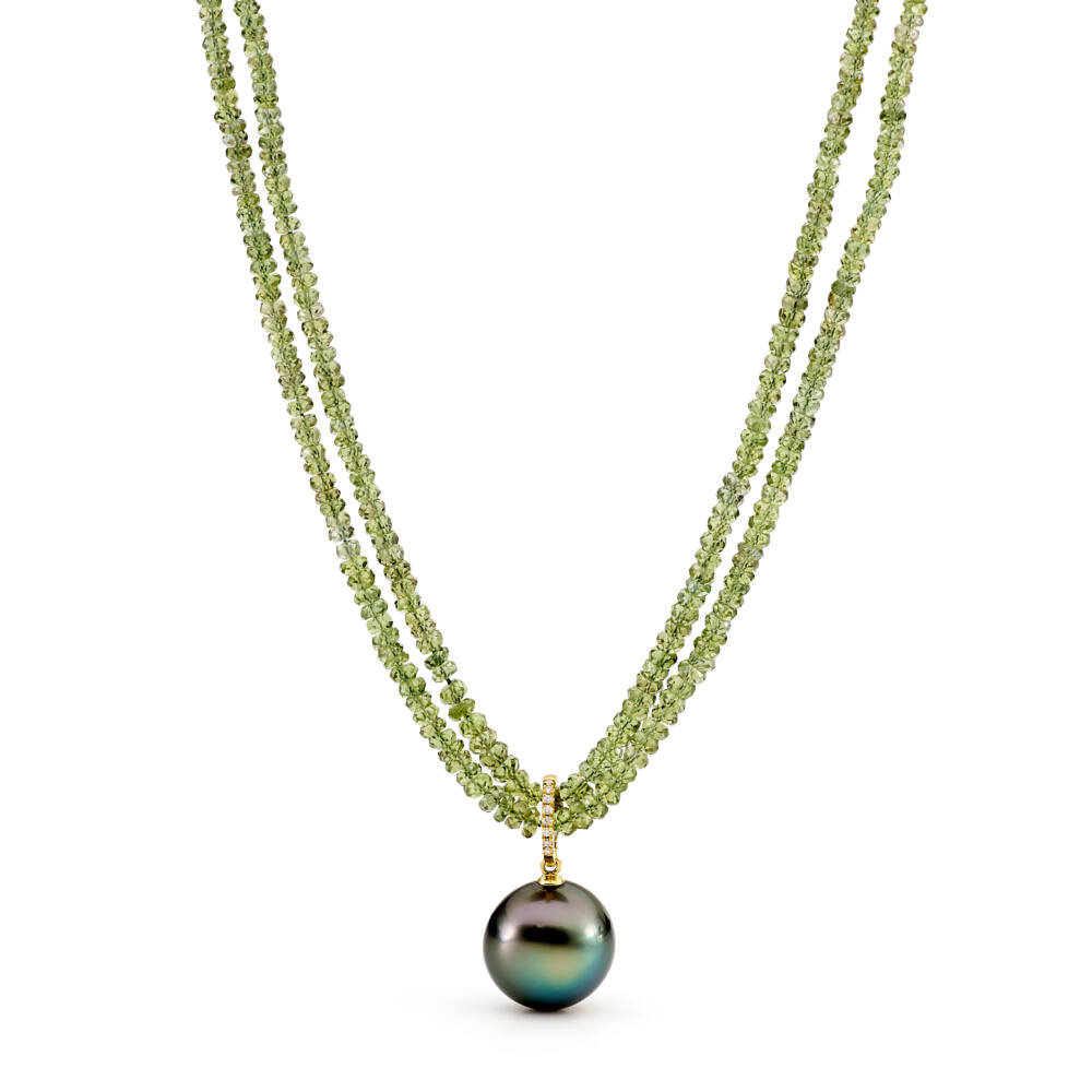 Green sapphire and tahitian pearl necklace