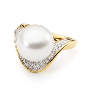 Diamond V Pearl Ring