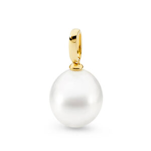 Australian South Sea pearl with 18 carat yellow gold